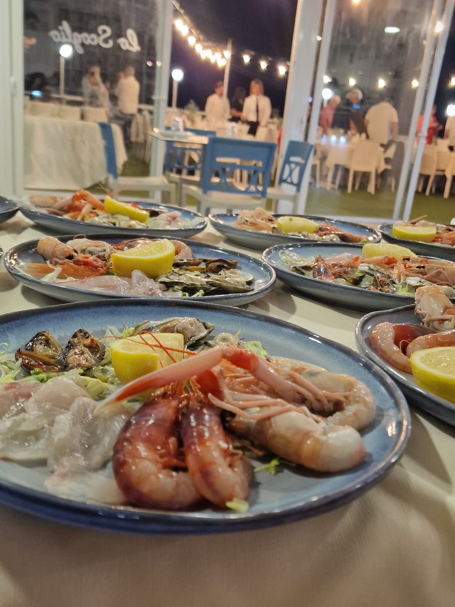 Crudo di mare servito in sala